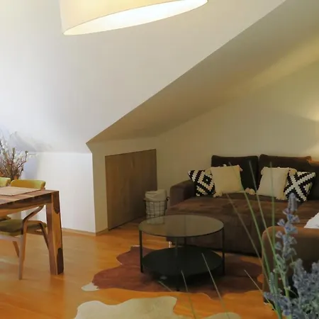 Auris Apartment