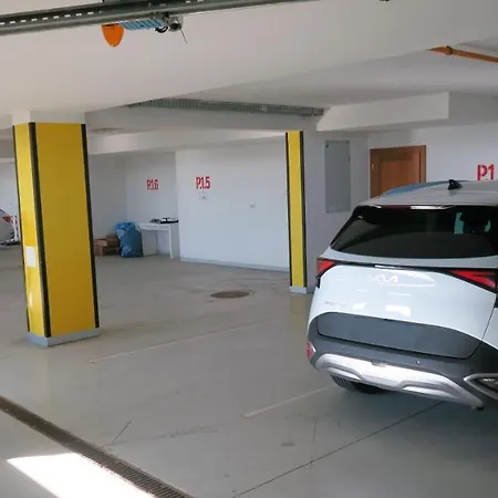 דירה Auris